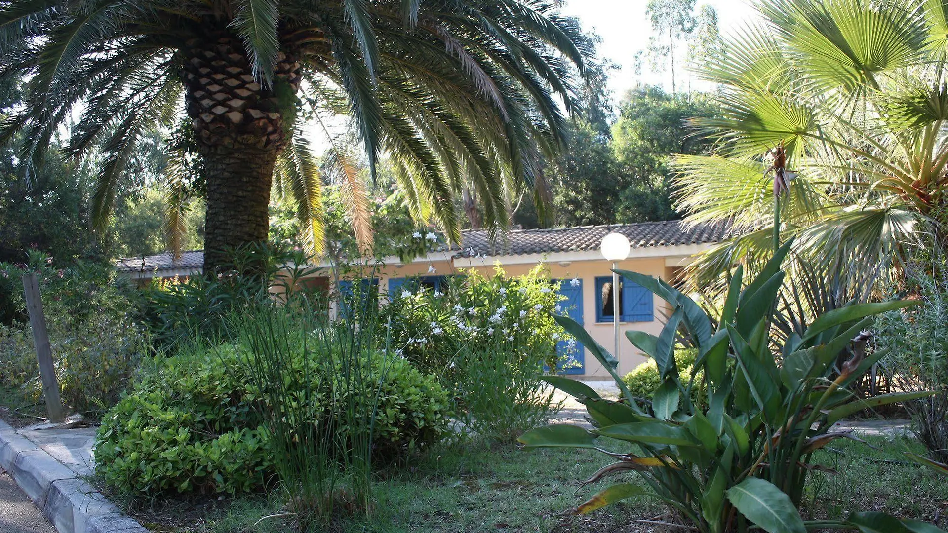 Hotel Residence Mmv Le Domaine De La Pinede Le Lavandou